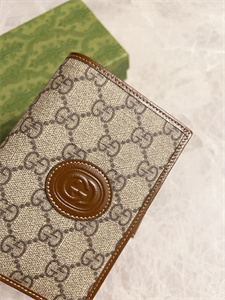 Gu.cci GG Passport Case With Interlocking G 724562