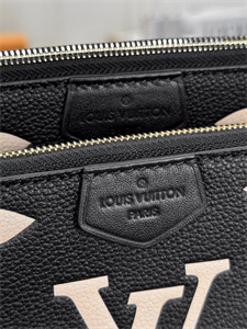 L.V  Multi Pochette Accessories Monogram Empreinte Grained Cowhide Black/Beige M45777