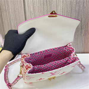 L.V Pochette Métis Bag Canvas Hot Pink M23055