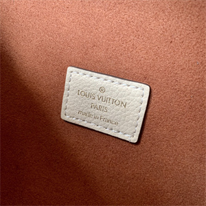 L.V Pochette Métis Monogram Empreinte Cream M41487