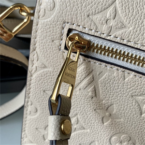 L.V Pochette Métis Monogram Empreinte Cream M41487