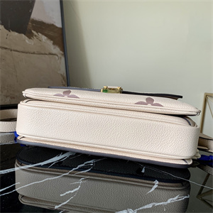 L.V Pochette Métis Monogram Empreinte Cream M45596