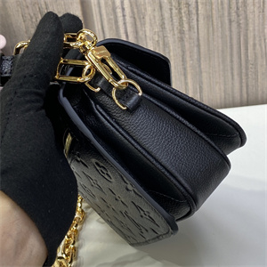 L.V Pochette Métis East West Monogram Empreinte Black M46595