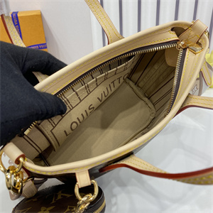 L.V Neverful BB Monogram Canvas Beige M46705