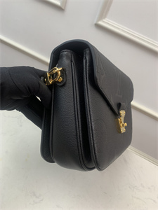 L.V Pochette Métis Monogram Empreinte Black M59211