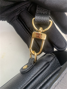 L.V Pochette Métis Monogram Empreinte Black M59211