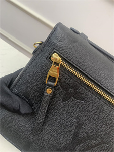 L.V Pochette Métis Monogram Empreinte Black M59211