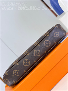 L.V Pochette Accessories Monogram Canvas M82766