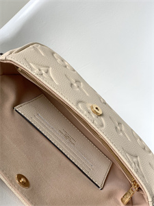 L.V Wallet On Chain IVY Monogram Emprenite Cream M82210