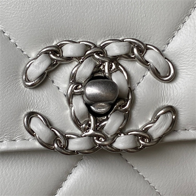 Cha.nel Wallet On Chain Lambskin Silver Tone Metal White AP3267