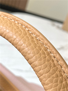 L.V Capucines MM Bag Taurillon Leather Dark Beige/Pink M59466