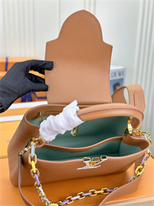 L.V Capucines MM Bag Taurillon Leather Brown M21798