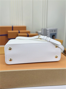 L.V Capucines MM Bag Taurillon Leather White M22375
