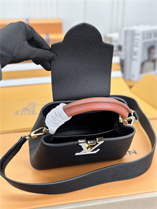 L.V Capucines Mini Bag Taurillon Leather Black M20581