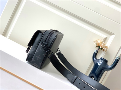 L.V Steamer Messenger Bag Monogram Eclipse M46795