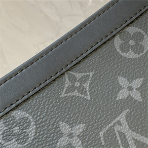 L.V Pochette Voyage MM Monogram Eclipse M61692