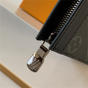 L.V Pochette Voyage MM Monogram Eclipse M61692