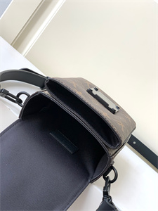 L.V S-Lock Vertical Wearable Wallet Monogram Canvas M81522