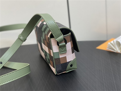 L.V Steamer Wearable Wallet Damoflage Coated Canvas Green M83172