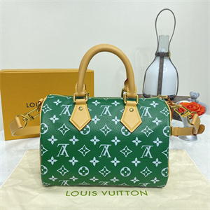 L.V Speedy P9 Bandoulière 25 Monogram Soft Calfskin Green M24423
