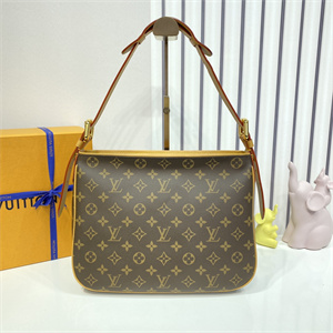 L.V Hudson GM Shoulder Bag Monogram Canvas M40045