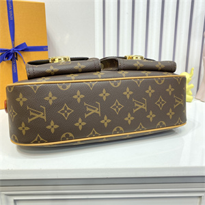 L.V Hudson GM Shoulder Bag Monogram Canvas M40045