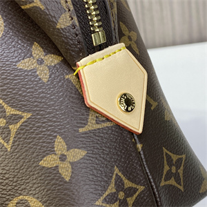 L.V Cosmetic GM Pouch Monogram Canvas M46458