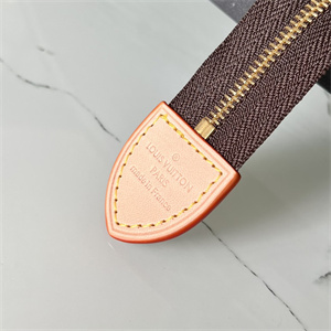 L.V Toiletry Pouch 19 Monogram Canvas M47544