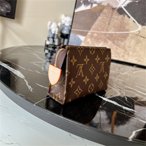 L.V Toiletry Pouch 15 Monogram Canvas M47546