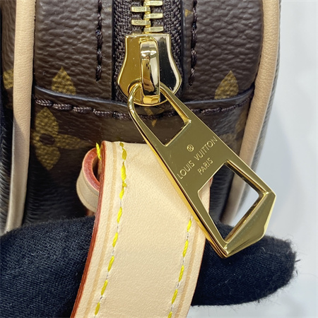 L.V Croissant Bag Monogram Canvas Two Pieces M46828