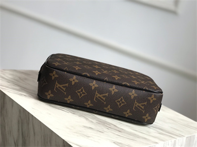 L.V Toilet Pouch GM Monogram Canvas M47506