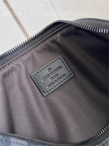 L.V Takeoff Pouch Damier Graphite N40505