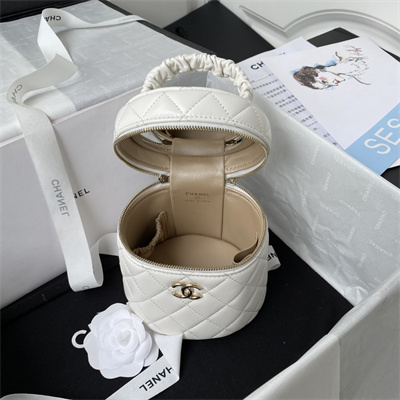 Cha.nel Vanity Case With Top Handle Lambskin Gold Tone Metal White AP2730