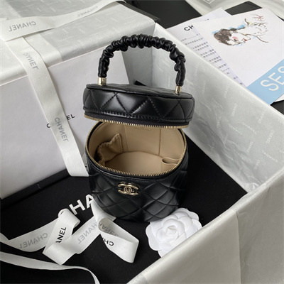 Cha.nel Vanity Case With Top Handle Lambskin Gold Tone Metal Black AP2730