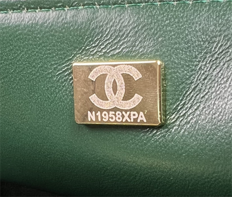 Cha.nel Medium Classic Flap Bag Tweed Gold Tone Metal Colorful A01112