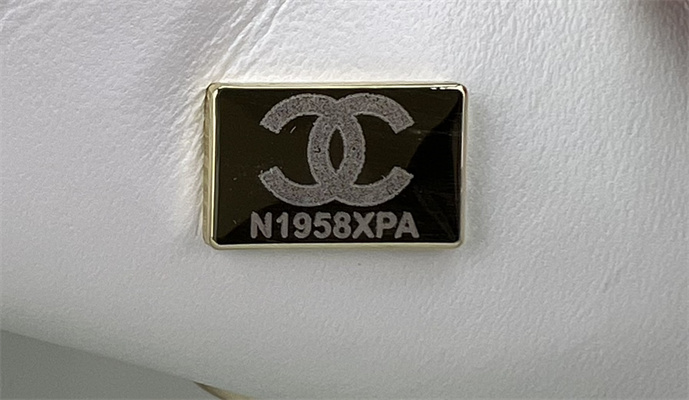 Cha.nel Medium Classic Flap Bag Tweed Gold Tone Metal Colorful A01112