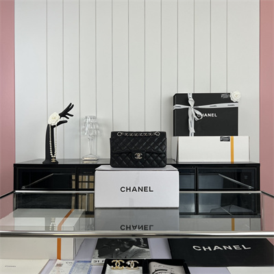 Cha.nel Small Classic Flap Bag Grained Calfskin Silver Tone Metal Black 01117 (Flap Edge Stitch)