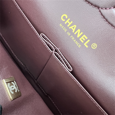 Cha.nel Medium Classic Flap Bag Grained Calfskin Gold Tone Metal Black 01112