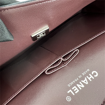 Cha.nel Medium Classic Flap Bag Grained Calfskin Silver Tone Metal Black 01112