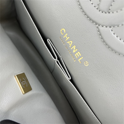 Cha.nel Medium Classic Flap Bag Grained Calfskin Gold Tone Metal Grey 01112 (Flap Edge Stitch)