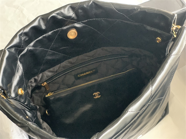 Cha.nel 22 Small Handbag Shiny Calfskin Gold Tone Metal Black AS3260