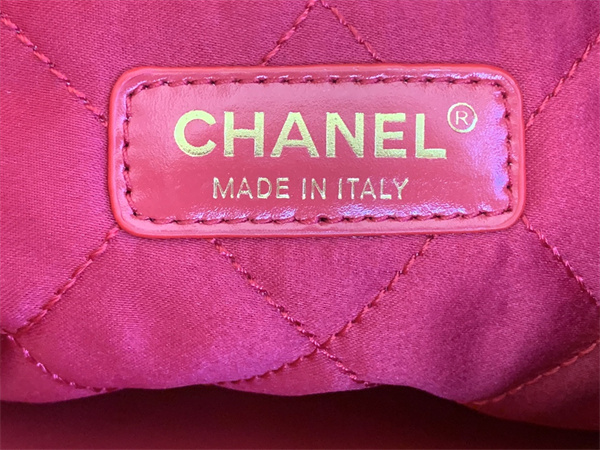 Cha.nel 22 Small Handbag Shiny Calfskin Gold Tone Metal Red AS3260