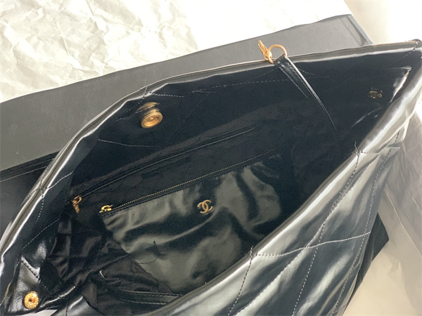 Cha.nel 22 Medium Handbag Shiny Calfskin Gold Tone Metal Black AS3261