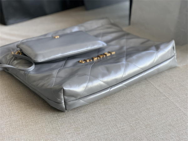 Cha.nel 22 Medium Handbag Shiny Calfskin Gold Tone Metal Grey AS3261