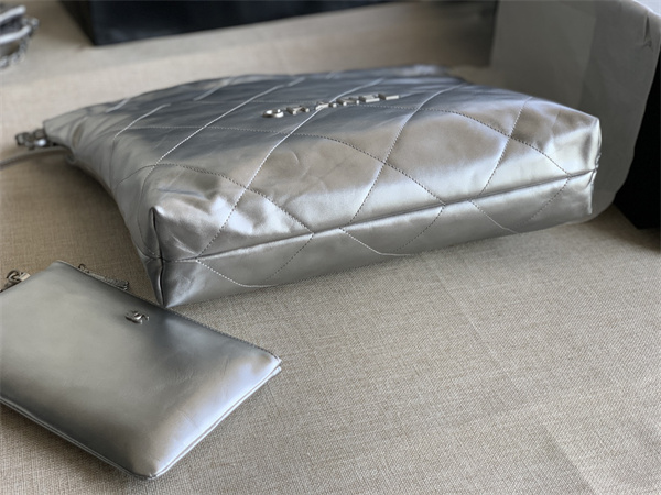 Cha.nel 22 Medium Handbag Shiny Calfskin Silver Tone Metal Silver AS3261