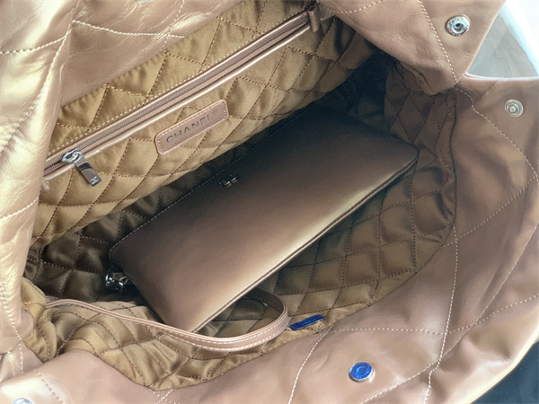 Cha.nel 22 Medium Handbag Shiny Calfskin Iridescent Tone Metal Brown AS3261