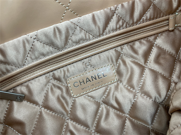 Cha.nel 22 Medium Handbag Shiny Calfskin Silver Tone Metal Brown AS3261