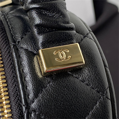 Cha.nel Vanity Case With Top Handle Lambskin Gold Tone Metal Black AP2731