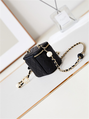 Cha.nel Vanity Case Lambskin Gold Tone Metal Black AP3230