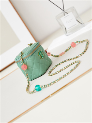 Cha.nel Vanity Case Lambskin Gold Tone Metal Green AP3230